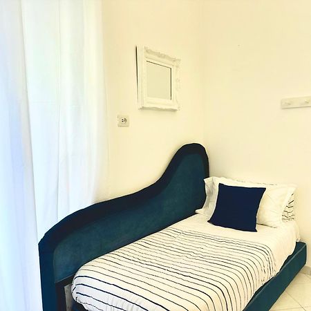 Casa Loren In The Heart Of Sorrente Extérieur photo